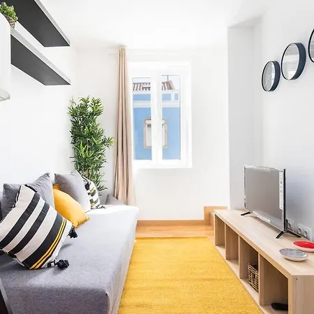 Apartment Hill House - No. 589c *