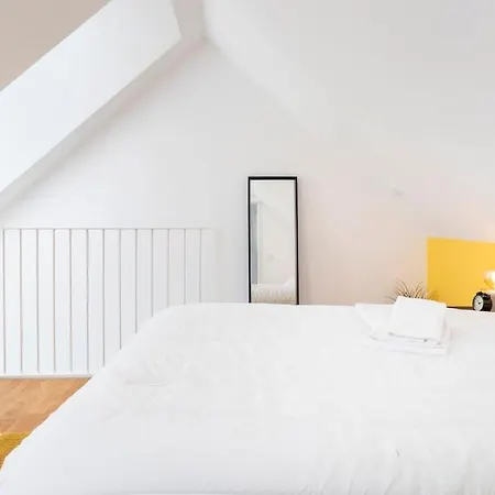 Hill House - No. 589c Apartment *