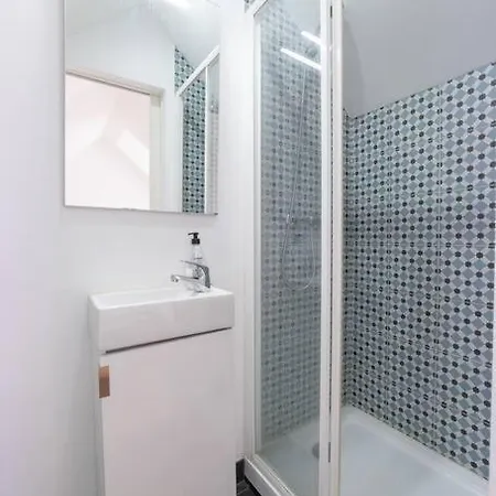 Hill House - No. 589c * Lisboa